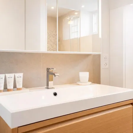 Appartamento Eiffel Tower - Exclusive Loft With Terrace Jacuzzi And Lift