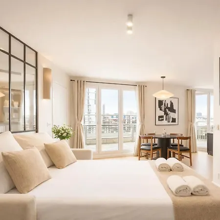Appartamento Eiffel Tower - Exclusive Loft With Terrace Jacuzzi And Lift
